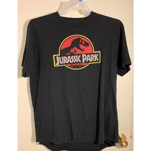 Vintage Jurassic Park branded t-shirt features iconic movie logo